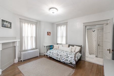 Renovated Historic Home close to Downtown Waterfront - image 38