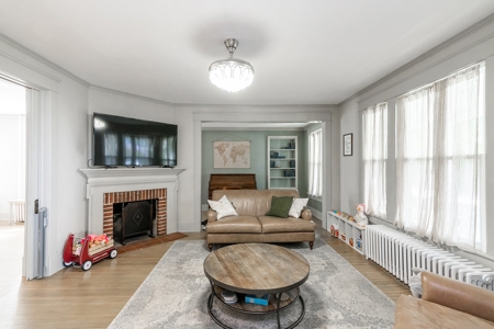 Renovated Historic Home close to Downtown Waterfront - image 14