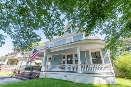 Renovated Historic Home close to Downtown Waterfront - image 3