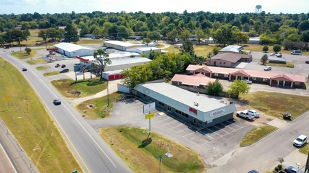 Commercial Building For Sale Paris Texas Lamar County - image 2