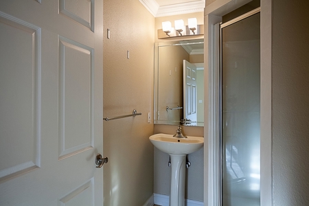 Luxury Home To Be Auctioned 870 Baker Ave. Port Neches - image 18