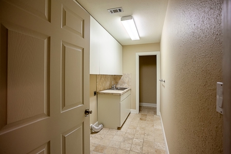 Luxury Home To Be Auctioned 870 Baker Ave. Port Neches - image 28