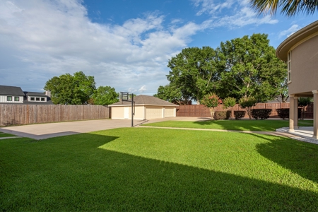 Luxury Home To Be Auctioned 870 Baker Ave. Port Neches - image 3