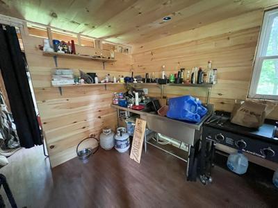 Rustic off-grid cabin - image 34