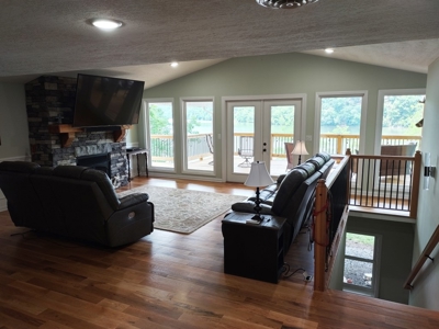 Home with Claytor Lake view - Hiwassee, VA - image 19