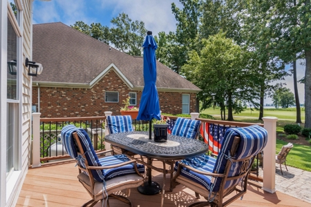 Golf Course Home With Water Views Located In Gated Community - image 42