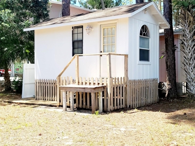 Tiny Cottage In Suwannee Florida! - image 4