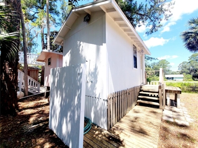 Tiny Cottage In Suwannee Florida! - image 13
