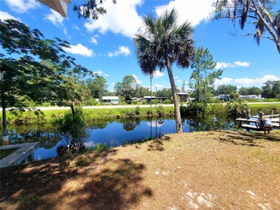 Tiny Cottage In Suwannee Florida! - image 3
