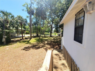 Tiny Cottage In Suwannee Florida! - image 11