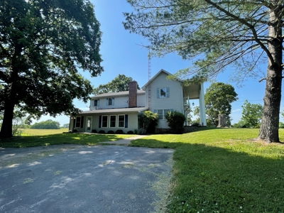 Stately Smiths Grove Kentucky Home & Land Selling at Auction - image 10