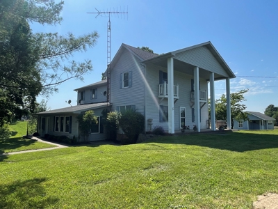 Stately Smiths Grove Kentucky Home & Land Selling at Auction - image 8