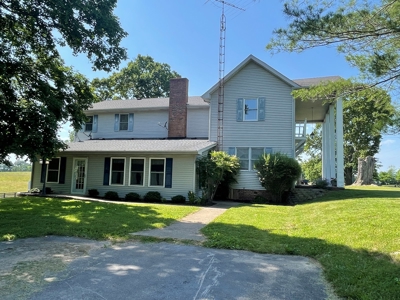 Stately Smiths Grove Kentucky Home & Land Selling at Auction - image 11