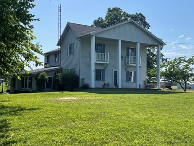 Stately Smiths Grove Kentucky Home & Land Selling at Auction - image 27