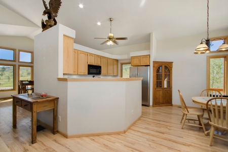 Beautiful House - Beautiful Views! - image 15