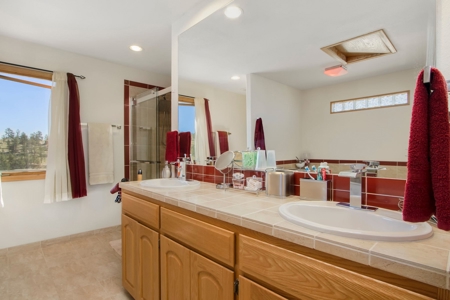 Beautiful House - Beautiful Views! - image 21