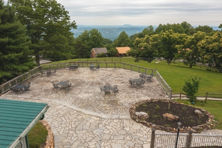 Doe Run Lodge and Cabin for Sale on Blue Ridge Parkway! - image 3