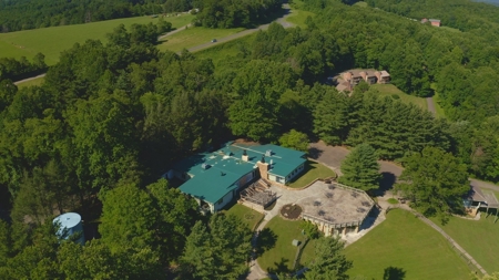 Doe Run Lodge and Cabin for Sale on Blue Ridge Parkway! - image 5