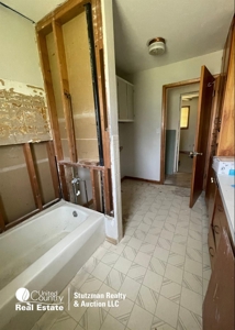Private Auction - 3 Bedroom, 2 Bath Home In Elkhart, Kansas - image 7