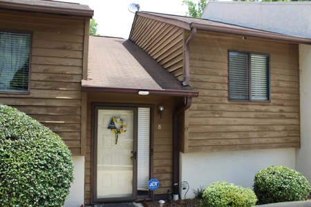 Charming Creekside Townhome for Sale in Hickory, NC! - image 9