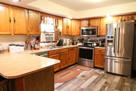 Country Home for sale in Central Kentucky - Hobby Farm - image 16