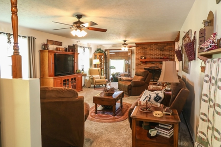 Country Home for sale in Central Kentucky - Hobby Farm - image 8