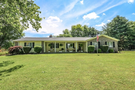 Country Home for sale in Central Kentucky - Hobby Farm - image 1