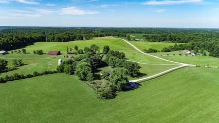 Country Home for sale in Central Kentucky - Hobby Farm - image 5