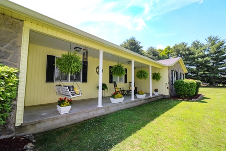 Country Home for sale in Central Kentucky - Hobby Farm - image 43