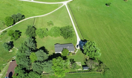 Country Home for sale in Central Kentucky - Hobby Farm - image 4
