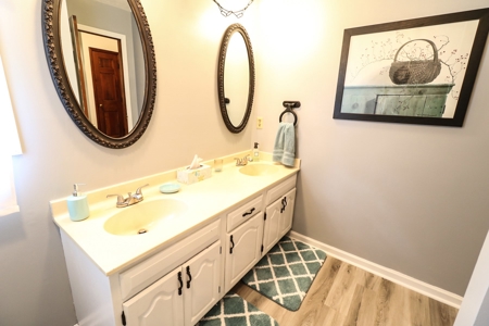 Country Home for sale in Central Kentucky - Hobby Farm - image 36