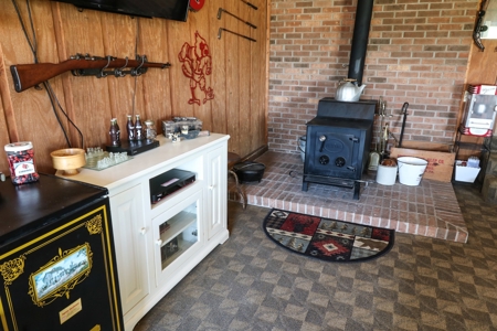 Country Home for sale in Central Kentucky - Hobby Farm - image 13