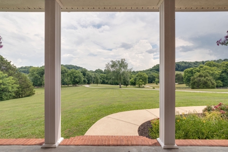 Country Home for Sale in Maury County, Tennessee - image 7