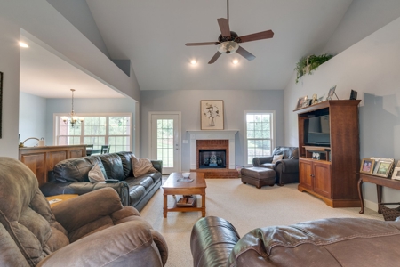 Country Home for Sale in Maury County, Tennessee - image 19