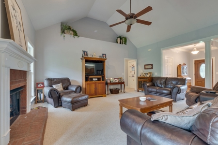 Country Home for Sale in Maury County, Tennessee - image 21
