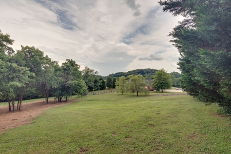 Country Home for Sale in Maury County, Tennessee - image 40