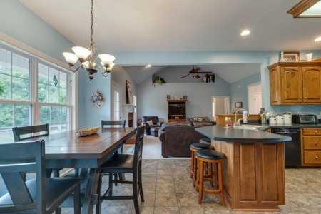 Country Home for Sale in Maury County, Tennessee - image 18