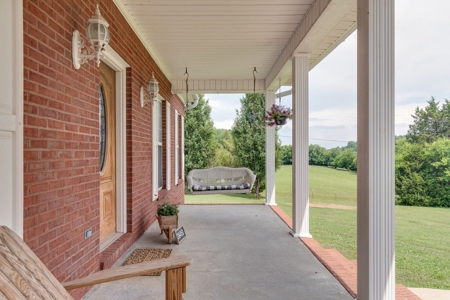 Country Home for Sale in Maury County, Tennessee - image 6