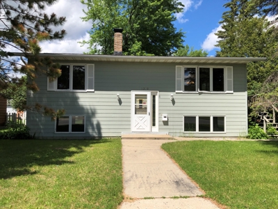 Home in Town For Sale, Int'l Falls MN - image 1