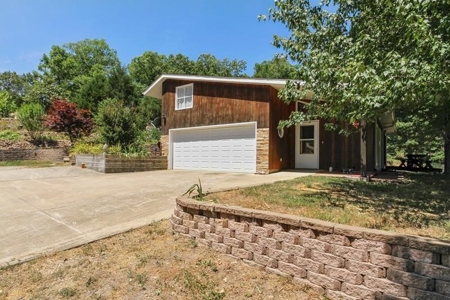 Ranch Style Home On 6.27 Acres With Spring Fed Lake Access - image 31