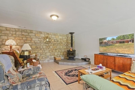 Ranch Style Home On 6.27 Acres With Spring Fed Lake Access - image 9
