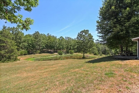 Ranch Style Home On 6.27 Acres With Spring Fed Lake Access - image 5