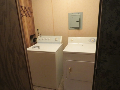 Mobile Home with a great lot - image 12