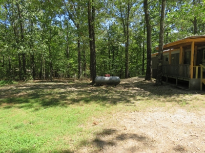 Mobile Home with a great lot - image 8