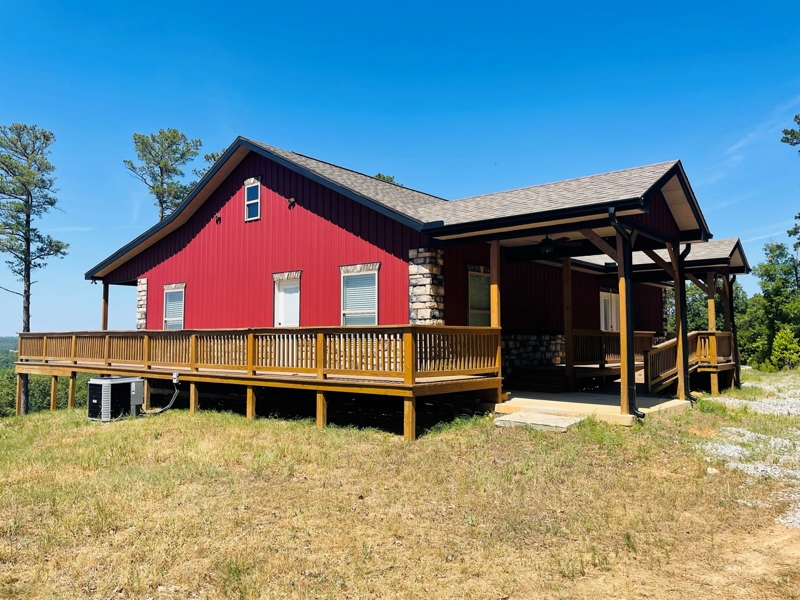 Home near Lake Norfork In Arkansas