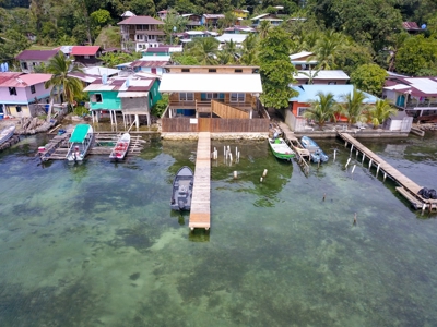 Brand New Waterfront Home with Private Dock - image 32