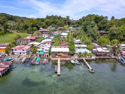 Brand New Waterfront Home with Private Dock - image 33