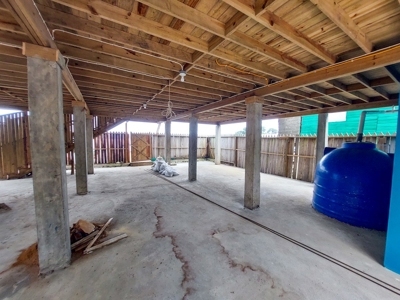 Brand New Waterfront Home with Private Dock - image 25