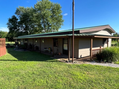 Country Home for sale - image 3