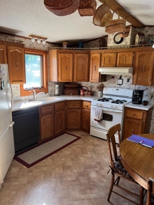 Country Home for sale - image 14